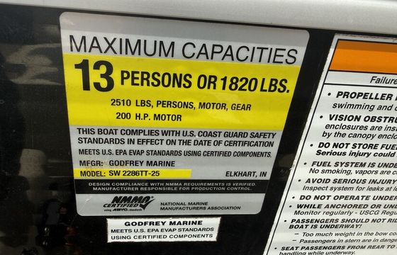 2022 Godfrey SweetWater Tri-Toon w/150hp Mercury