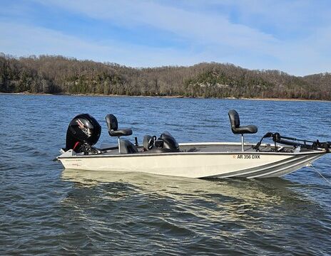 Tracker Pro Team 195 – Perfect for Fishing, Relaxing and Exploring!