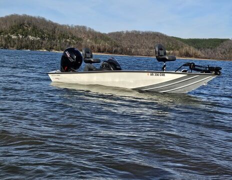 Tracker Pro Team 195 – Perfect for Fishing, Relaxing and Exploring!