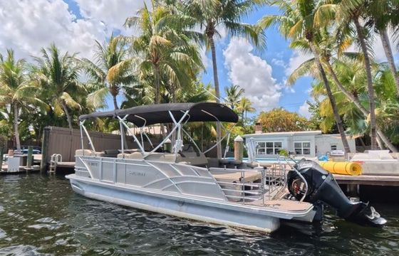 25ft Luxury Lounge Boat with Sunbed and Party Bar – Fort Lauderdale