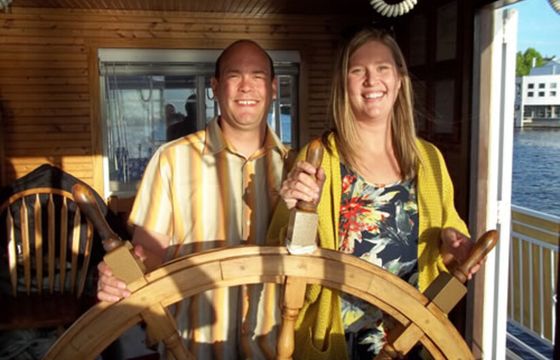Experience an awesome party on this paddle-wheel-driven boat!