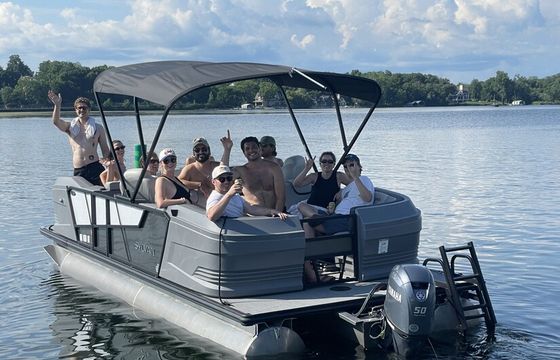 LAKE MINNETONKA / UP TO 12!