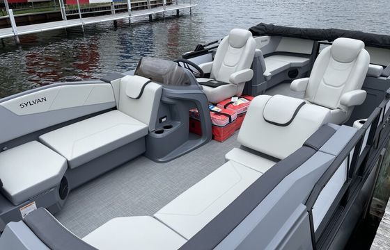 LAKE MINNETONKA / UP TO 12!