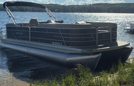Pontoon for Rent on Otsego Lake in Gaylord Michigan
