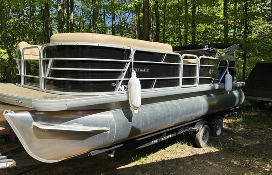 Pontoon for Rent on Otsego Lake in Gaylord Michigan
