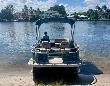 Tiki Time Pontoon with Captain