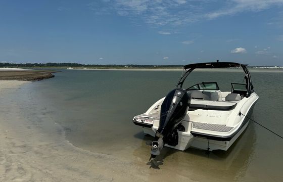Sea Ray 21’ SPX Bow Rider. Enjoy the beach with no hassle!