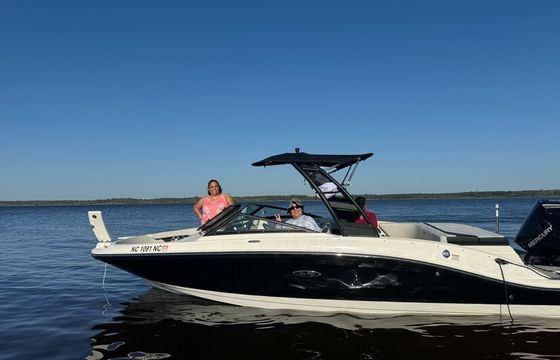 Sea Ray 21’ SPX Bow Rider. Enjoy the beach with no hassle!