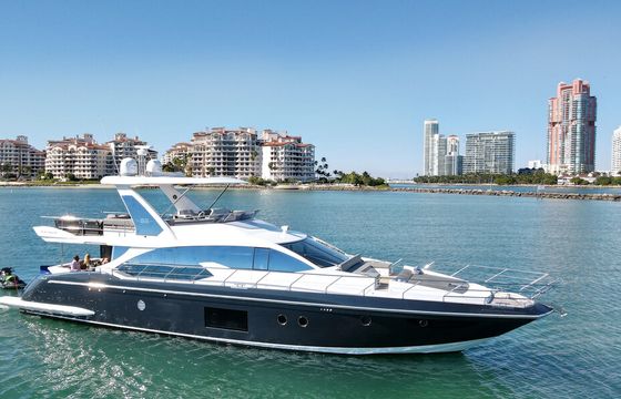 68ft Azimut Flybridge – Luxury Miami, Bahamas The Keys Yacht Charter