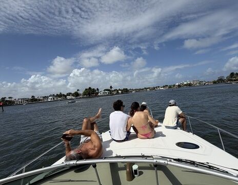 Luxury 38’ Sea Ray Sundancer Charter | Fort Lauderdale with Captain