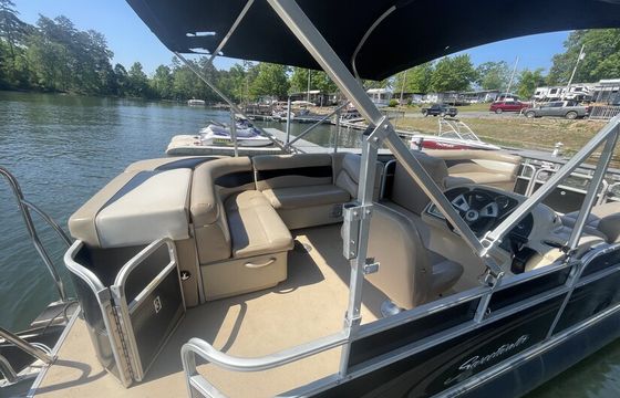 Sweetwater Serenity — 12-Passenger Comfort Tritoon