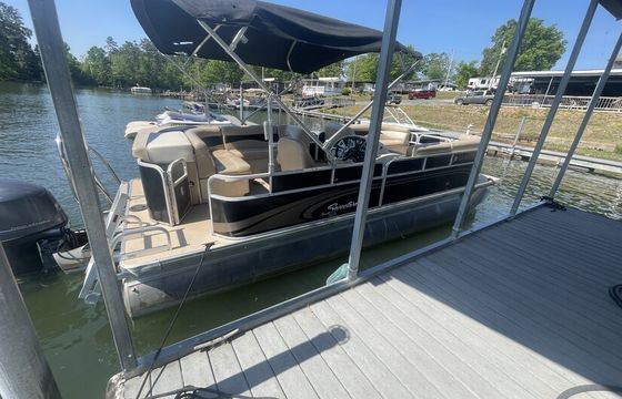 Sweetwater Serenity — 12-Passenger Comfort Tritoon
