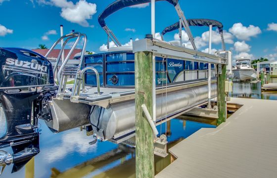24' Bentley Tri-Toon, 3 day min rentals 5/13-8/8
