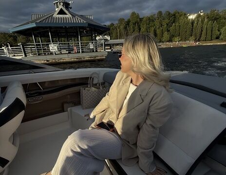 Luxury Boat rental Lake Washington