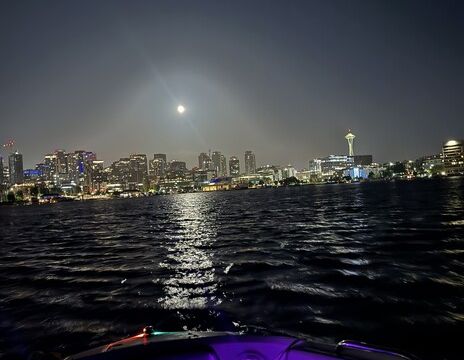 Luxury Boat rental Lake Washington