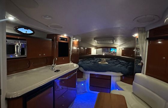 37ft Sea Ray Sundancer Luxury Yacht – Miami
