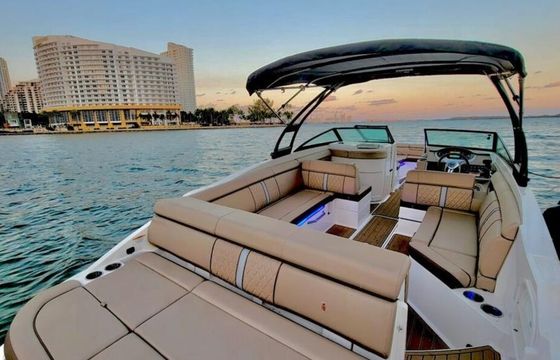27' Sea Ray SDX Luxury Yacht Cruise – Miami