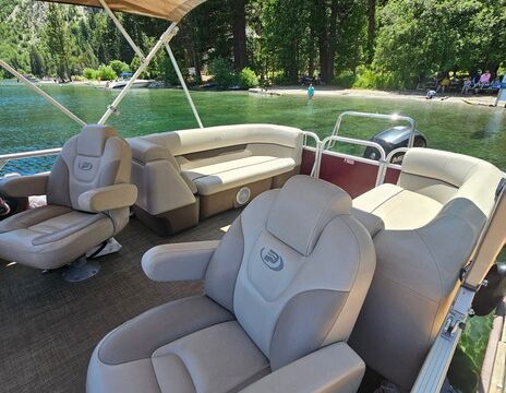 Pontoon Cruiser Lake Tahoe 10 Guest