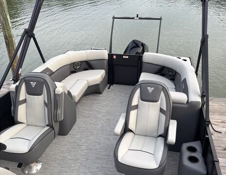 Enjoy a day on Lake Norman, NC in this brand new beautiful Tritoon