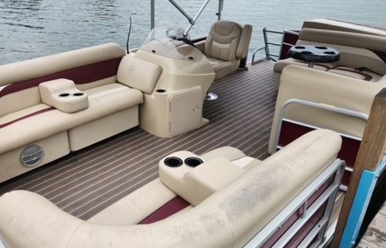 Lake Fenton Summer Cruiser – 2016 Godfrey Sweetwater Pontoon