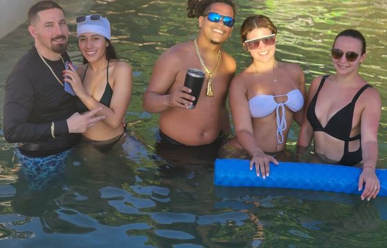 Miami Sandbar Escape — 36' Carver Yacht