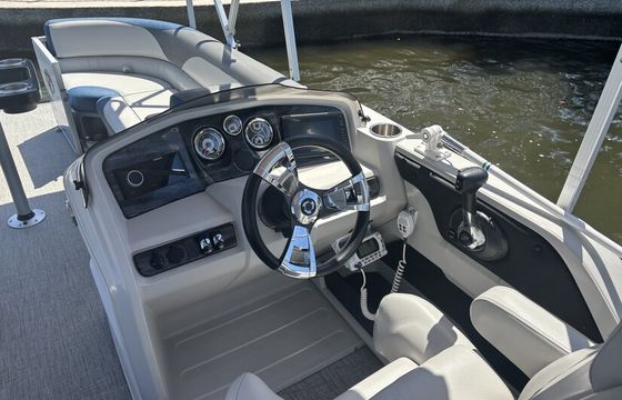 Port Richey - Tahoe LTZ 2685 Pontoon