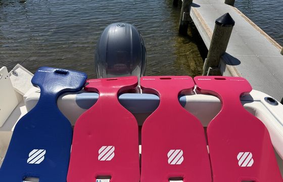 "BOOK WITH US AND GET UP TO ONE HOUR FREE" 2023 ROBALO 22 FT.