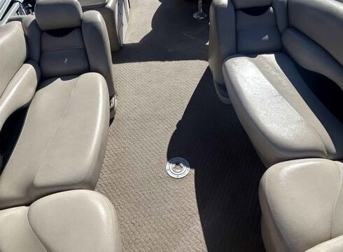 Family-Friendly Pontoon Boat for Up to 11 Guests with Shade