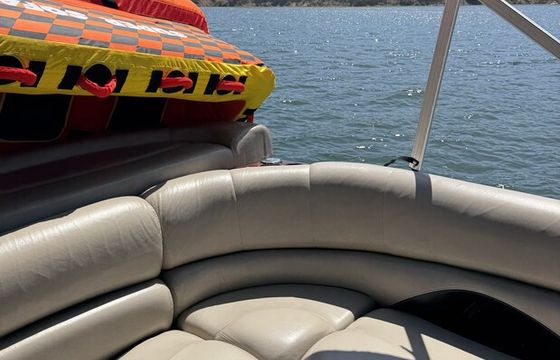 Family-Friendly Pontoon Boat for Up to 11 Guests with Shade