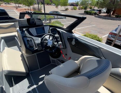 2025 Supreme S240 Surf Boat