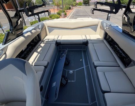 2025 Supreme S240 Surf Boat