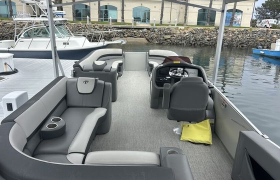 25ft Double Decker Tritoon Party Barge with a slide - Lake Pleasant
