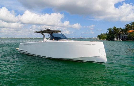 Luxury Day Boat In Montauk NY - Pardo 43