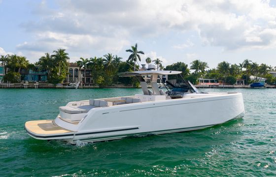 Luxury Day Boat In Montauk NY - Pardo 43