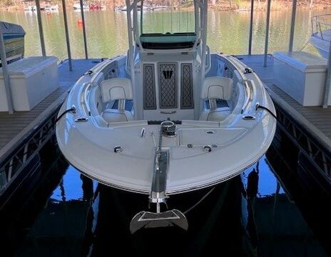 Departs Western Center of Lake Lanier, great CC for Cruising & Fishing