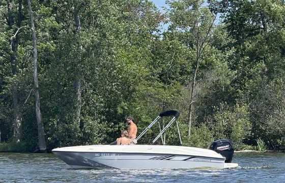 Brighton Area Only - Bayliner E18 – Trailer/Launch Included In Price!