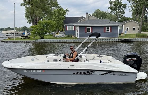Brighton Area Only - Bayliner E18 – Trailer/Launch Included In Price!
