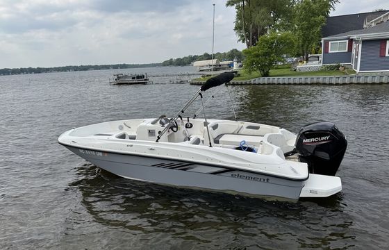 Brighton Area Only - Bayliner E18 – Trailer/Launch Included In Price!