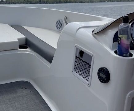 Brighton Area Only - Bayliner E18 – Trailer/Launch Included In Price!