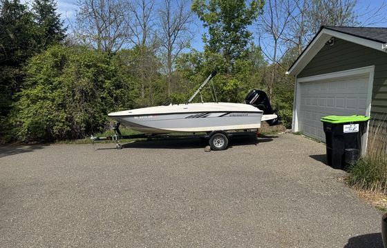 Brighton Area Only - Bayliner E18 – Trailer/Launch Included In Price!