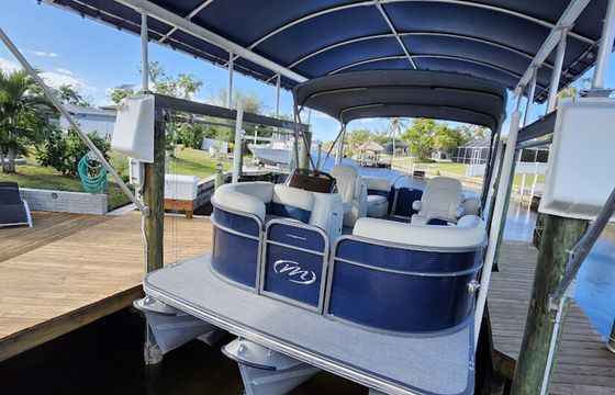 MANITOU PONTOON 23 AURORA TRIPLE TUBE VP