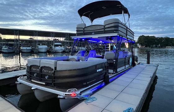 La Cantina – 31' Premier SkyDek Tritoon