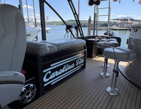 La Cantina – 31' Premier SkyDek Tritoon