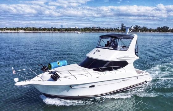 43’ Silverton Flybridge $100 OFF or FREE Hour from Monday-Thursday!