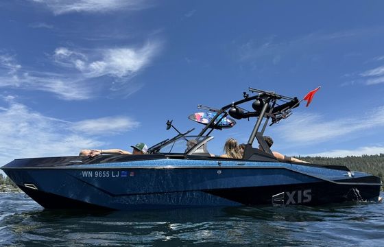 AXIS T235 Professional Wakesurfing Boat - Delivery available