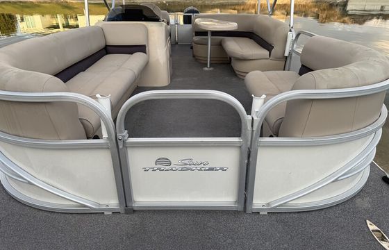 22ft 115HP Pontoon Boat I Freshwater Canal And Lakes I Seats 12