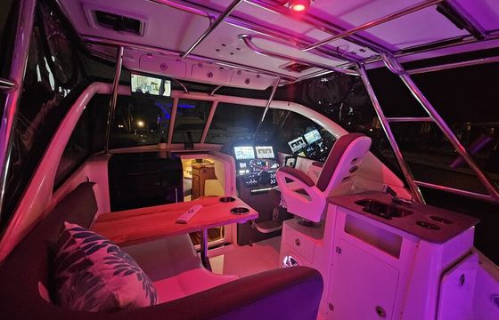 Island Girl — Elegant 34ft Pursuit