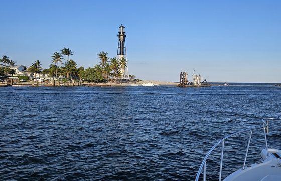 Island Girl — Elegant 34ft Pursuit
