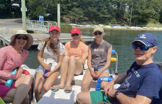 The Perfect All-Purpose Boat for families & friends (6 people MAX)