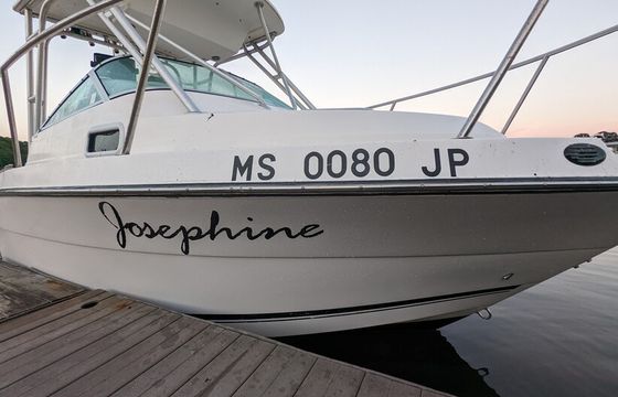 The Perfect All-Purpose Boat for families & friends (6 people MAX)